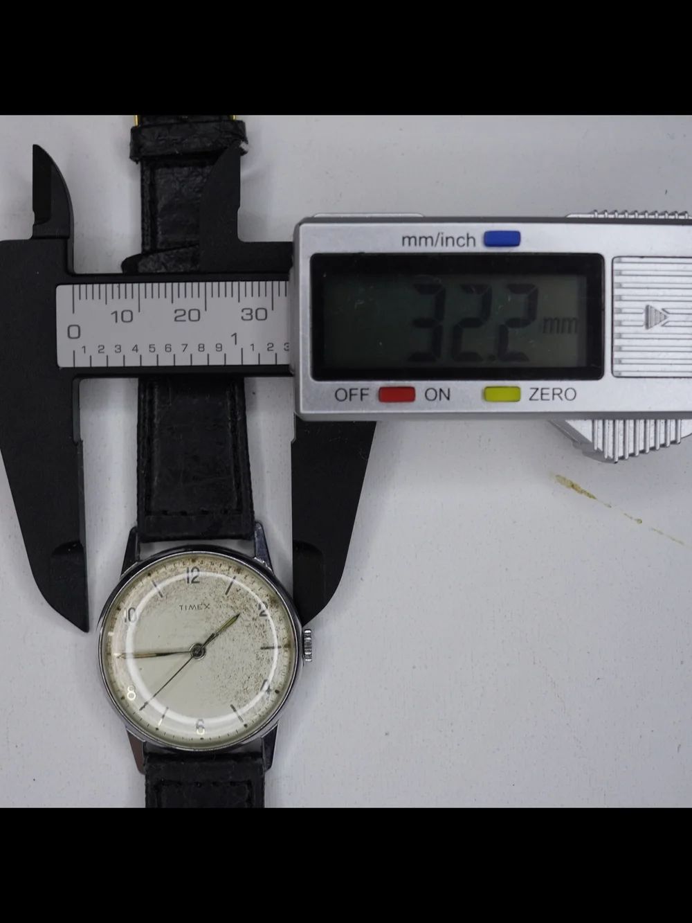 Vintage 1962 Timex Mercury 1037 2262 Mechanical Wind Mens Watch Patina Dial Runs